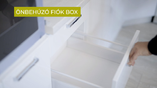 Kárpit-Max Bútorbolt - Debrecen - Önbehúzó fiók box az Antónia konyhabútorban